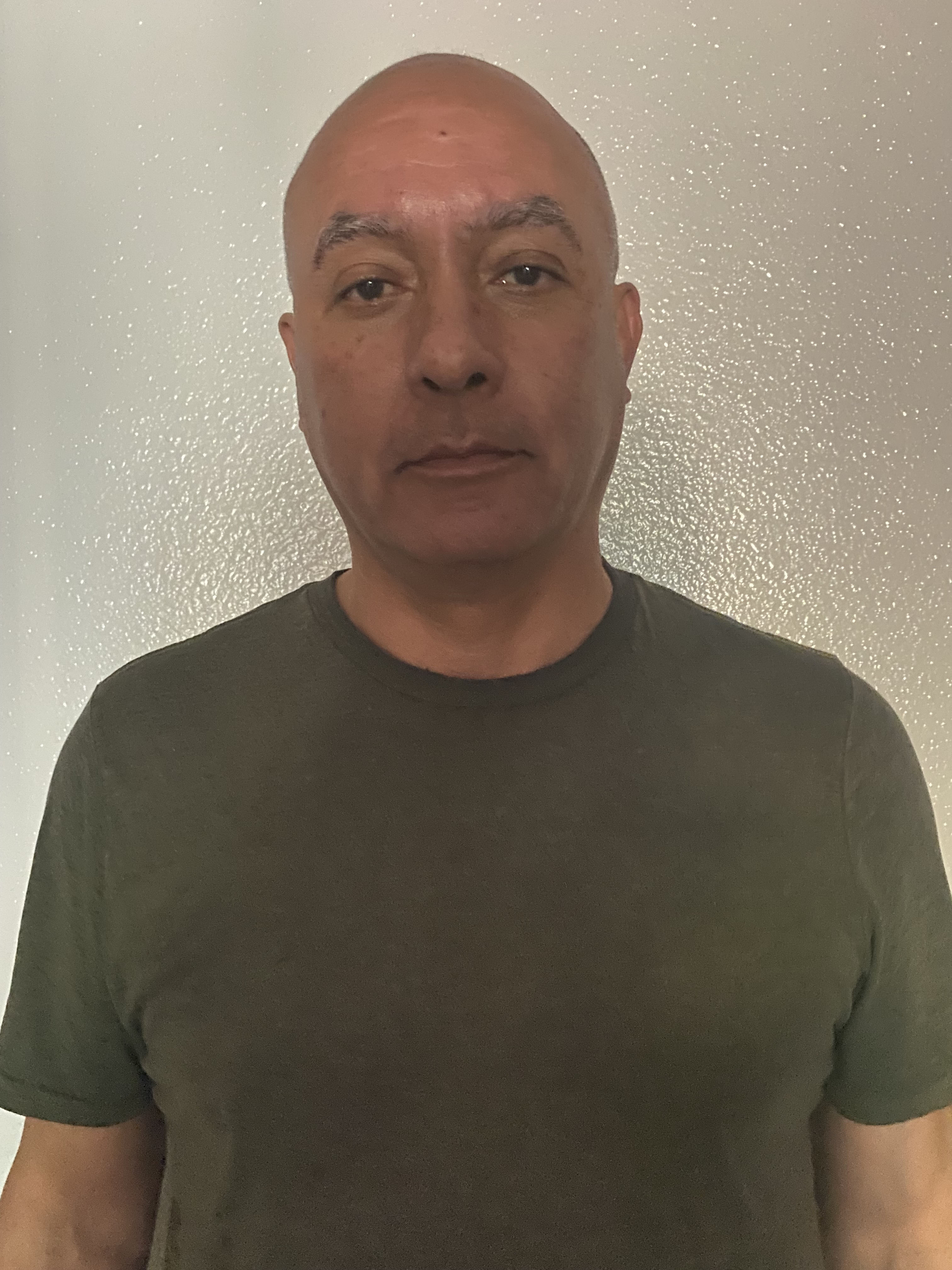 Andre selfie, bad lighting