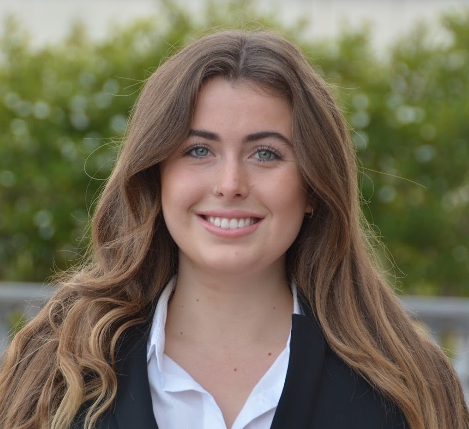 Hannah Kelley Headshot