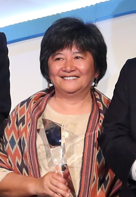 Headshot of Joan Carling 