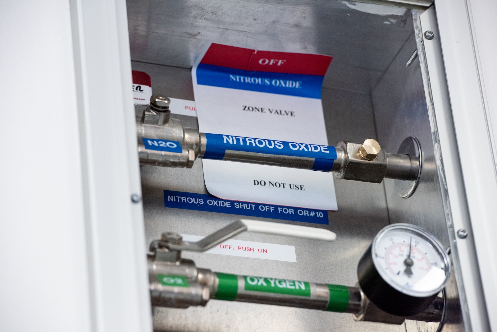 Nitrous Oxide and Oxygen Valves