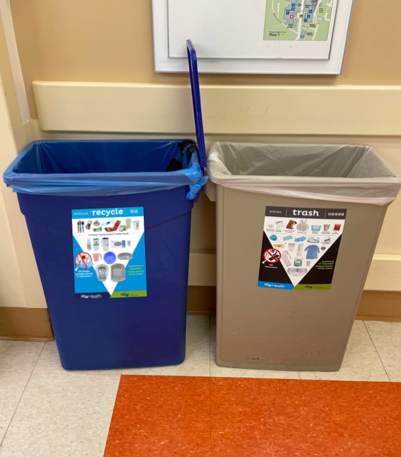 Elevator landing waste station before changes.